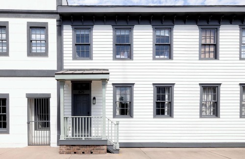 Old West Broad Neighborhood House | Charming Renovation | Free Parking