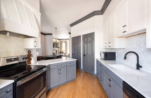 Old West Broad Neighborhood House | Charming Renovation | Free Parking