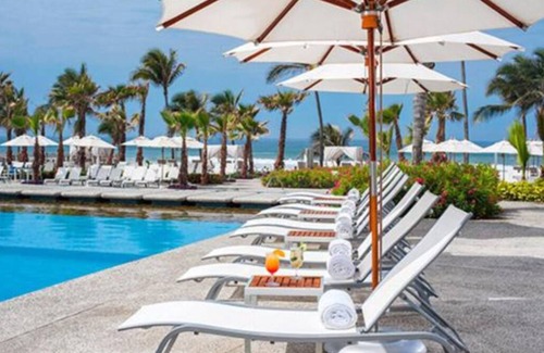 Playa Diamante Resort | Charming resort in gorgeous Acapulco de Juárez with WiFi, AC