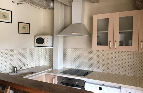 Contres Cottage | Charming Restored Barn with Tennis, Near Loire Castles & ZooParc de Beauval, Pet-Friendly, Sleeps 3