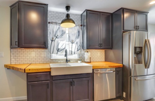Fry's Spring House | Charming Retreat in Charlottesville w/Deck!