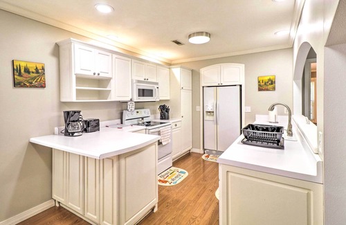 Dogwood Park House | Charming Retreat < 2 Mi to Cranfield Marina!
