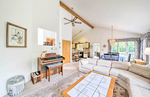 Orrs Island House | Charming Retreat w/Deck ~ 4 Mi From Casco Bay!
