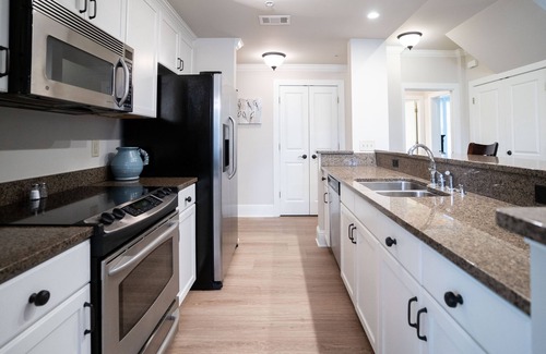 Lake Oconee Condo | Charming Reynolds Condo; WALK TO THE RITZ; On Golf Course