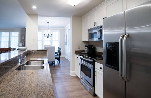 Lake Oconee Condo | Charming Reynolds Condo; WALK TO THE RITZ; On Golf Course