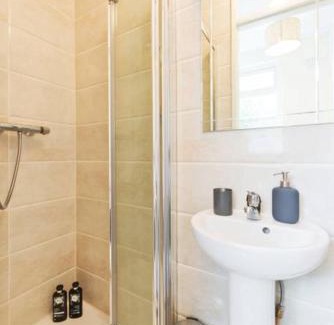 Drumcondra Apartment | Charming Riverside Apartment - Minutes from City