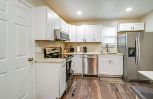 Roanoke House | Charming Roanoke Vacation Home - 1 Mi to Downtown!