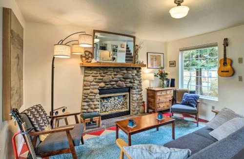 Rockaway Beach House | Charming Rockaway Beach House, Walk to Ocean!