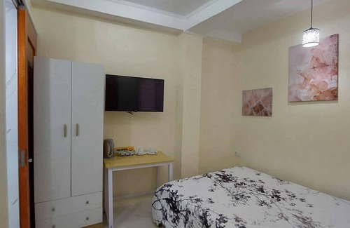 Compostela Bed & Breakfast | Charming Room in Delightful Compostela with Free Breakfast & Outdoor Seating