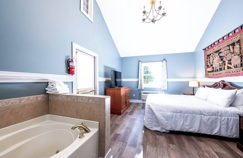Shawnee On Delaware Hotel | Charming Room Near Delaware River – Great for Relaxation & Outdoor Adventure