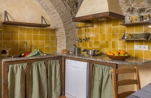 Sant Sadurni de l'Heura House | CHARMING RURAL HOUSE WITH POOL AND GARDEN, INTERIOR COSTA BRAVA