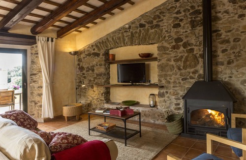 Sant Sadurni de l'Heura House | CHARMING RURAL HOUSE WITH POOL AND GARDEN, INTERIOR COSTA BRAVA