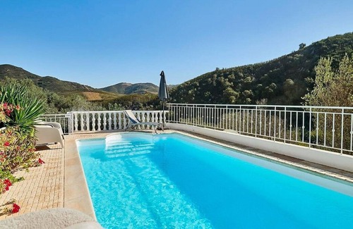 Fonte do Bispo Villa | Charming Rural Retreat, A/C, Private Pool & Beautiful Views - 11km from the Coastal Town of Tavira!