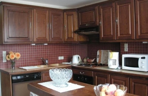 Gehee Cottage | Charming Rustic House Near Beauval Zoo with Garden, Games Room & Parking