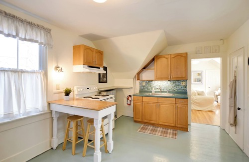 Southern Coast Apartment | Charming Saco Apartment ~ 4 Mi to the Beach!