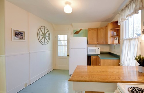 Southern Coast Apartment | Charming Saco Apartment ~ 4 Mi to the Beach!