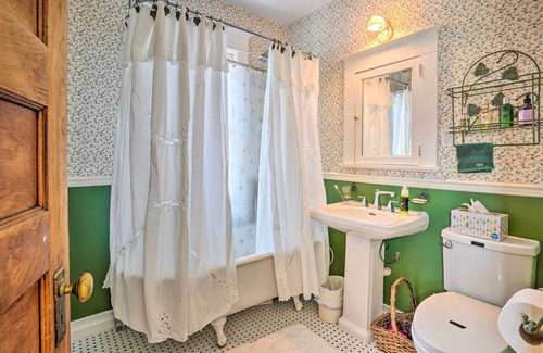Summit - University House | Charming Saint Paul Home w/Yard, Near Downtown!