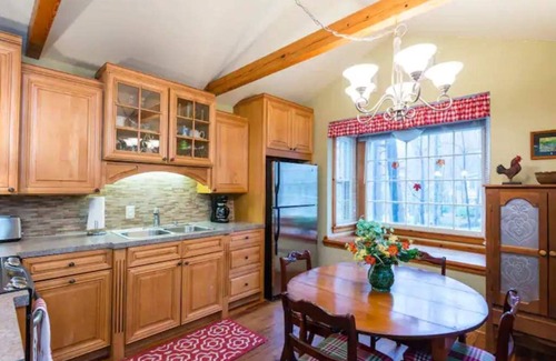 Saluda House | CHARMING Saluda on My Mind – 2min Walk to Downtown
