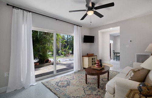 Sanibel House | Charming Sanibel Retreat 2BR, Pet Friendly