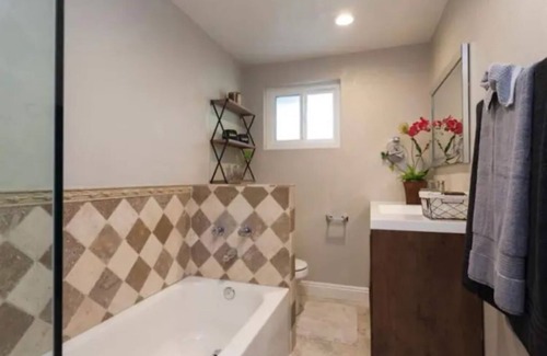 Santa Clarita House | Charming Santa Clarita Home Near Six Flags