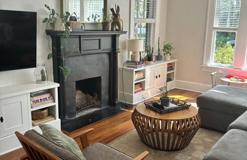 Chatham Crescent House | Charming Savannah Home in Quiet Neighborhood