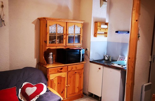 Habere-Poche Apartment | Charming Savoyard furnished studio 500m from the slopes