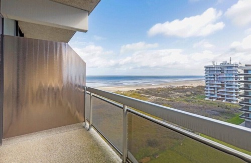 De Panne Apartment | Charming sea-view studio with indoor pool