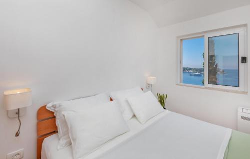 Lozica Apartment | Charming Seafront Stay at Villa Mara