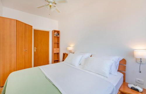 Lozica Apartment | Charming Seafront Stay at Villa Mara