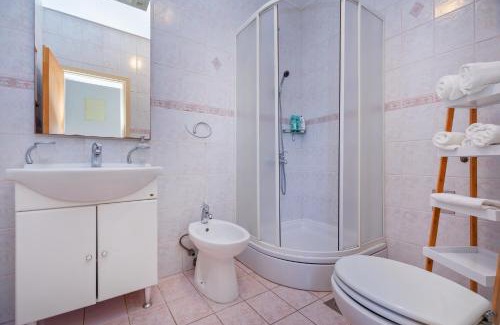 Lozica Apartment | Charming Seafront Stay at Villa Mara