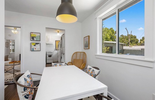 Silver Lake House | Charming Silver Lake 1920s "The Bungalow