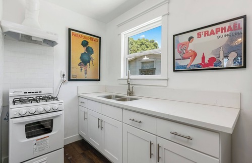 Silver Lake House | Charming Silver Lake 1920s "The Bungalow