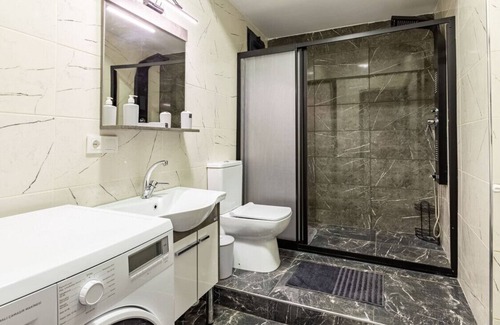 Osmanbey Apartment | Charming Sisli Home with Enchanted Garden