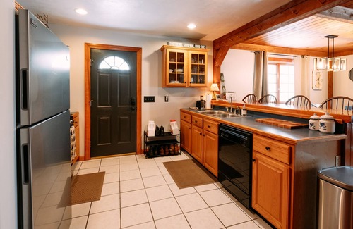 Newark Ski Chalet | Charming ski chalet nestled in Vermont's Northeast Kingdom