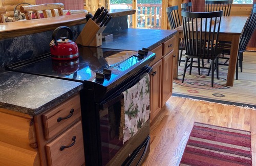 Bridgton Cabin | Charming ski in/out Cabin at Pleasant Mountain with Moose Pond nearby