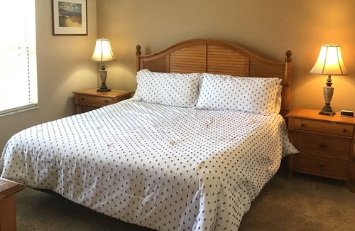 Duval House | Charming Small Dog Friendly 3/2 Home Complete w/Golf Cart, BBQ & FREE WiFi!!
