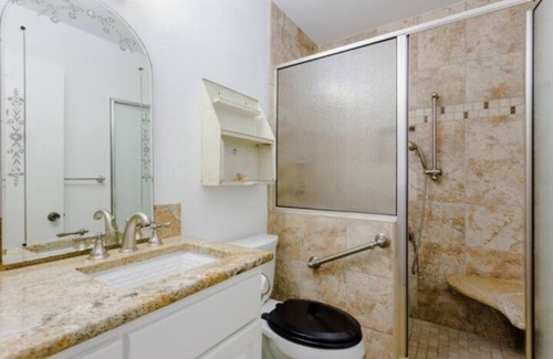 East Congress House | Charming South Congress Home 2/2