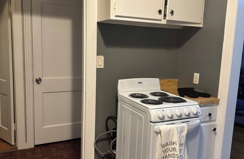 South Euclid House | Charming South Euclid Getaway, Near Dining & Attractions