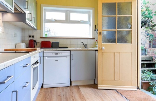 Southville House | Charming Southville House with Garden