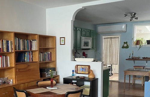 Whitman House | Charming South Philly House with yard, BBQ, art studio <3