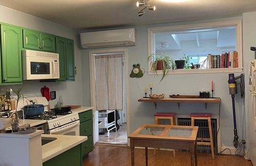 Whitman House | Charming South Philly House with yard, BBQ, art studio <3