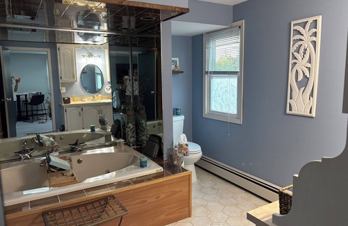 Farmingdale Apartment | Charming, spacious apartment in the heart of Farmingdale’s Culinary Quarters!