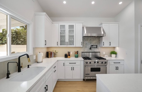 Westminster House | Charming Spacious House W/Hot Tub