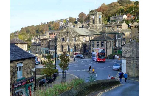Honley House | Charming Spacious House In Holmfirth