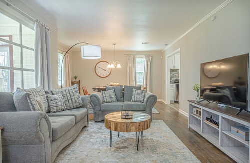 Columbus House | Charming Spacious Home with Game room