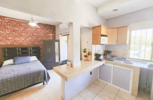 La Cruz de Huanacaxtle Apartment | Charming studio with AC and WiFi in Cruz de Huanacaxtle 5 mins drive from beach