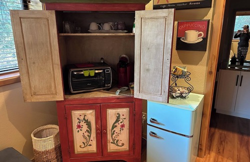 Pine Cove House | Charming studio in awesome Idyllwild-Pine Cove with WiFi, AC