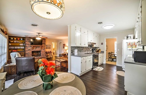 Starkville House | Charming Starkville House with Yard - 2 Mi to MSU!