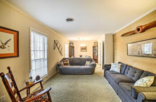 Starkville House | Charming Starkville House with Yard - 2 Mi to MSU!