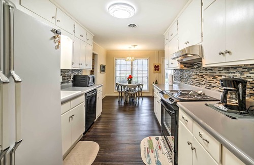 Starkville House | Charming Starkville House w/ Yard - 2 Mi to MSU!